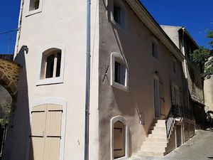 Location maison 4 pièces 87 m² à Rochegude (26790)  750 €