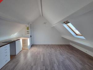 APPARTEMENT 2 PIECES EN SOUS-PENTE