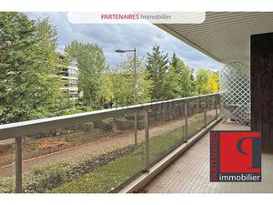 Appartement 94 m² - 3 chambres - 2 balcons/terrasses 1 cave - 1 box double - LE CHESNAY