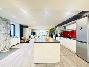 Maison de 296 m² à Bedee