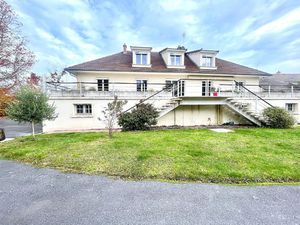 Village avec la Gare jusqu'à Reims pour cette spacieuse mais