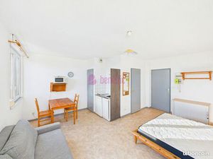 Studio 1 pièce 27 m²