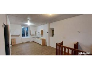 Loudeac centre ville apprt duplex de 45m2 490e charges comprises