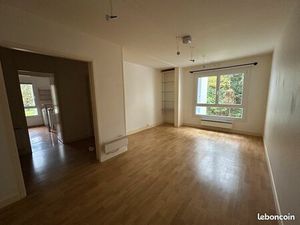 Location appartement 4 pièces 81 m² - 35700 Rennes (Les Gayeulles - Saint-Laurent)