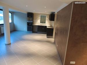 Grand T2 Tullins Garage caves parking