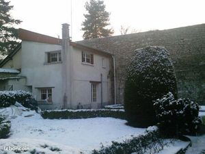 Petite maison à louer à sait-dyé sur loire   en bord de loire