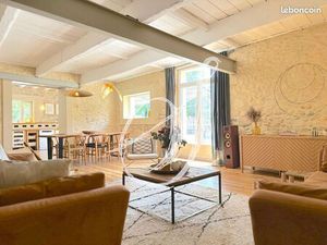 Maison 7 pièces 271 m²