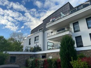 Studio meublé avec terrasse