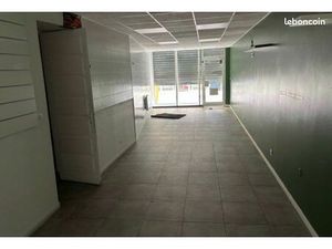 Location local commercial – Rue de la République  Saint-Chamond