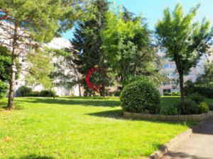 Appartement 3 P avec cave et parking proche village