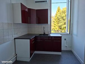 APPARTEMENT T3 48 m2 + Balcon 10m2 : 490 euros (garage en option)