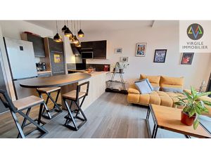 Appartement Neuf avec Deux Garages et Deux Balcons Rare à