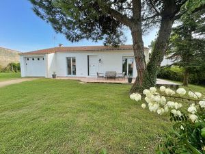 Maison de 5 pièces de 128 m² située à Saint-Michel-Chef-Chef