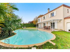 MAISON T6 D'ENVIRON 154 M2 PECHABOU