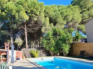 Villa de charme avec piscine sur un terrain de 641 m²