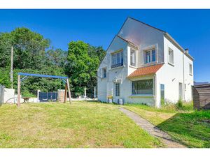 RARE À LA VENTE - Adresse recherchée à Saint-Cyr-l'École