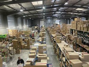 Location local d'activités LATTES 1 690 m²