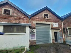 Location local d'activités LE HOULME 245 m²