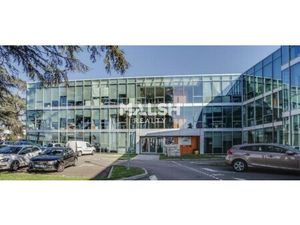 Location Local Professionnel 156m²