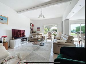 Belle briarde à proximité des commerces  écoles et axes routiers