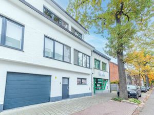 Centraal gelijkvloers 1-slpk app met tuinterras en garage