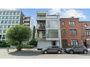 Appartement met 2 slaapkamers  kelder en parkeerplaats