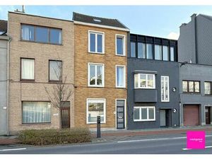 Karaktervol gerenoveerde rijwoning  Oostende