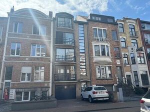 Autostaanplaats in garage