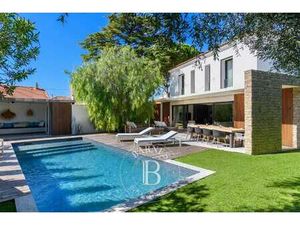 Maison de luxe à vendre à Marseille 9e : 1 890 000€ | 237m²