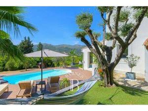 Villa de luxe à vendre à Marseille 11e : 845 000€