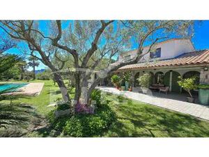 Villa de luxe à vendre à Roquebrune-sur-Argens : 1 650 000€ | 300m²