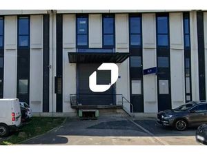 A LOUER  Surface d'activité avec quai de déchargement