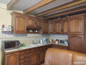 Maison de campagne et pré