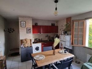 T2 38 m² Bassens — garage  cave & parking — 745 /mois CC