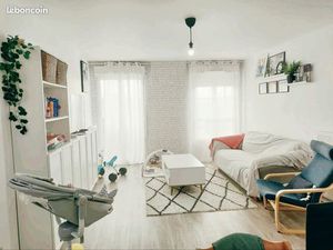 Appartement F4 meublé - Résidence récente - 80m2 + place de parking au sous-sol