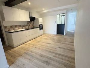 Location appartement rénove + dépendance