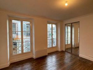 Appartement F2 style Haussmanien