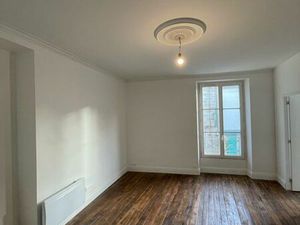 Appartement F2 style Haussmanien