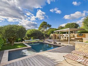 Villa en R+1 avec vue exceptionnelle et piscine