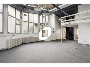 A LOUER  VOIE D'ACCES PRIVEE