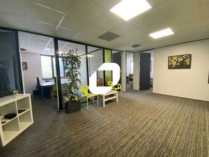 A VENDRE OU A LOUER  Rare - plateau rénové à vendre ou à louer