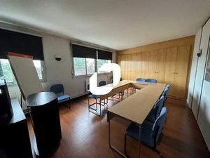 A VENDRE OU A LOUER  SURFACE DE BUREAU PROXIMITE A86