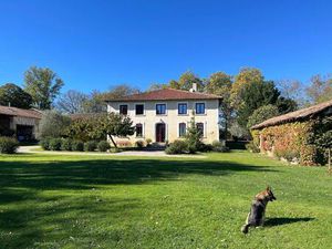 Ferme de caractère avec gîte sur 1 4 Ha