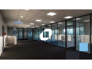 A LOUER  LOCAUX D'ACTIVITE ACCES IMMEDIAT A1 ET N104