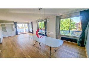 4 pièces de prestige avec terrasse  vue et garage proche v