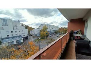 F2 avec balcon parking et cave