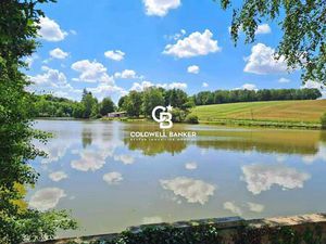 Grande propriété avec étang  une charmante maison de 2 chambres  un chalet et 2...