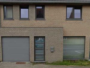 Maison avec 3 chambres  garage et terrasse à Mannekesvere