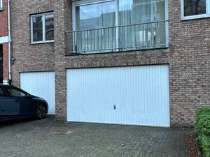 Grand garage + grand emplacement