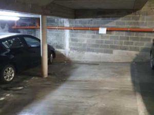 Place de parking intérieure (résidence Attacat)